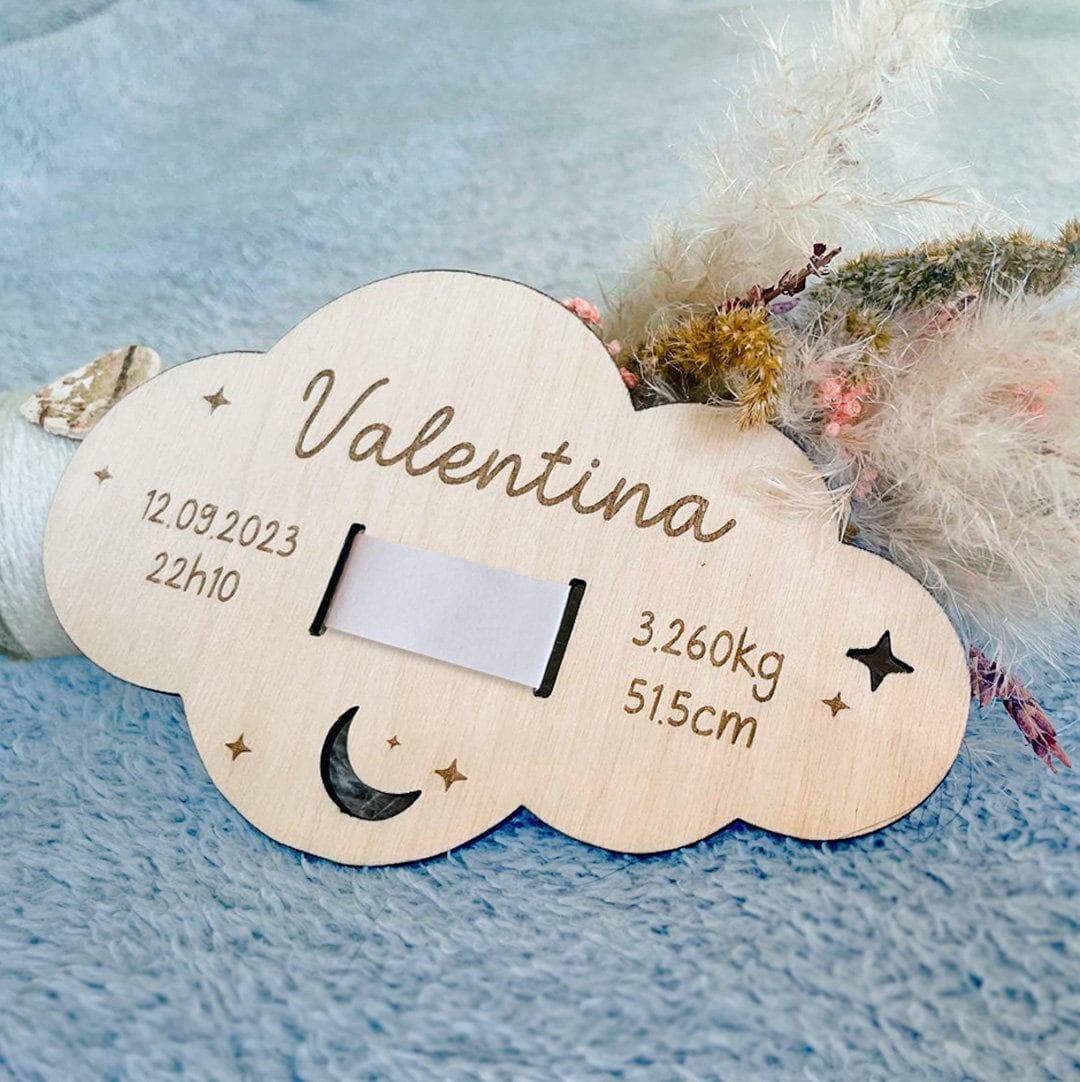 Support bracelet de naissance “Nuage” gravé