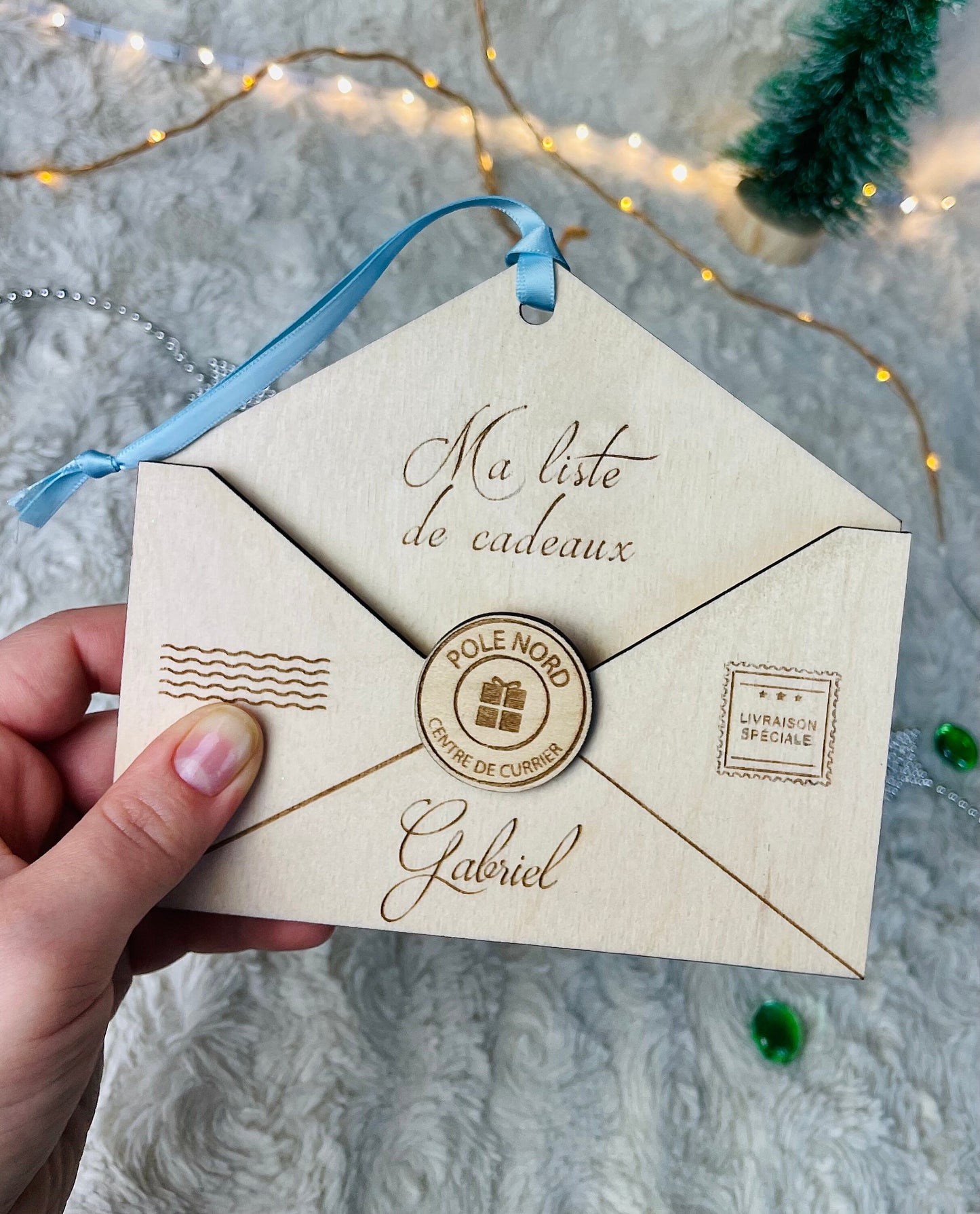 Enveloppe liste de Noël en bois | Boule de Noël personnalisée en forme d'enveloppe | Lettre Père- Noël personnalisée