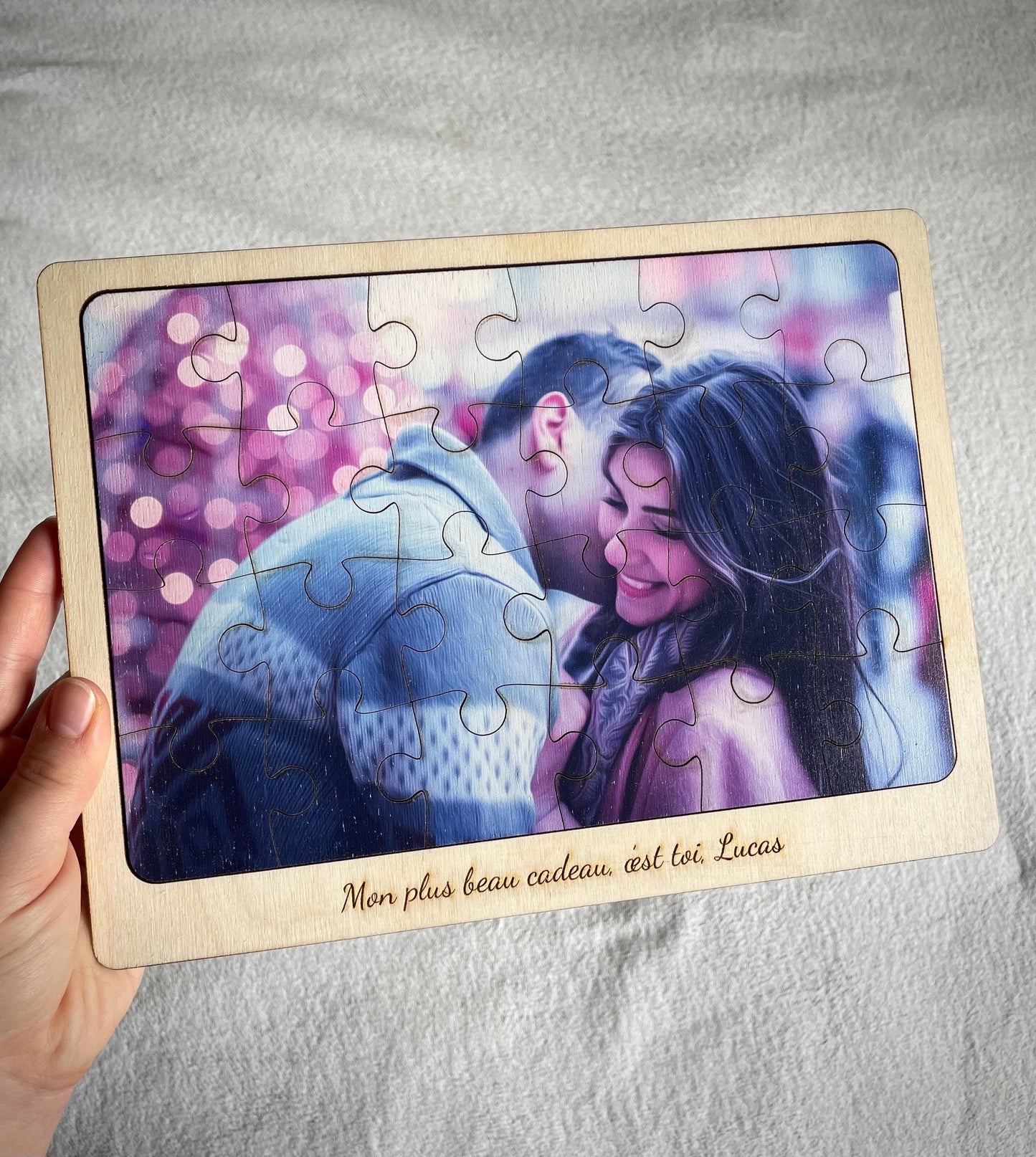 Puzzle-photo coloré en bois avec le message gravé personnalisé