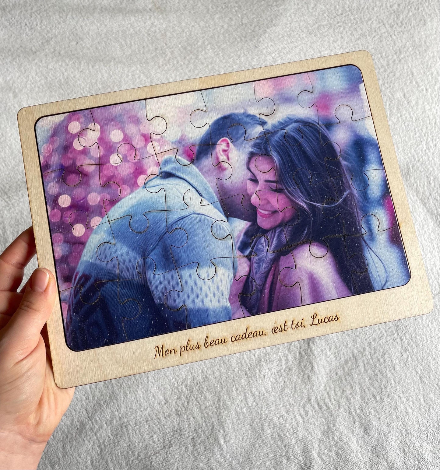 Puzzle-photo coloré en bois avec le message gravé personnalisé