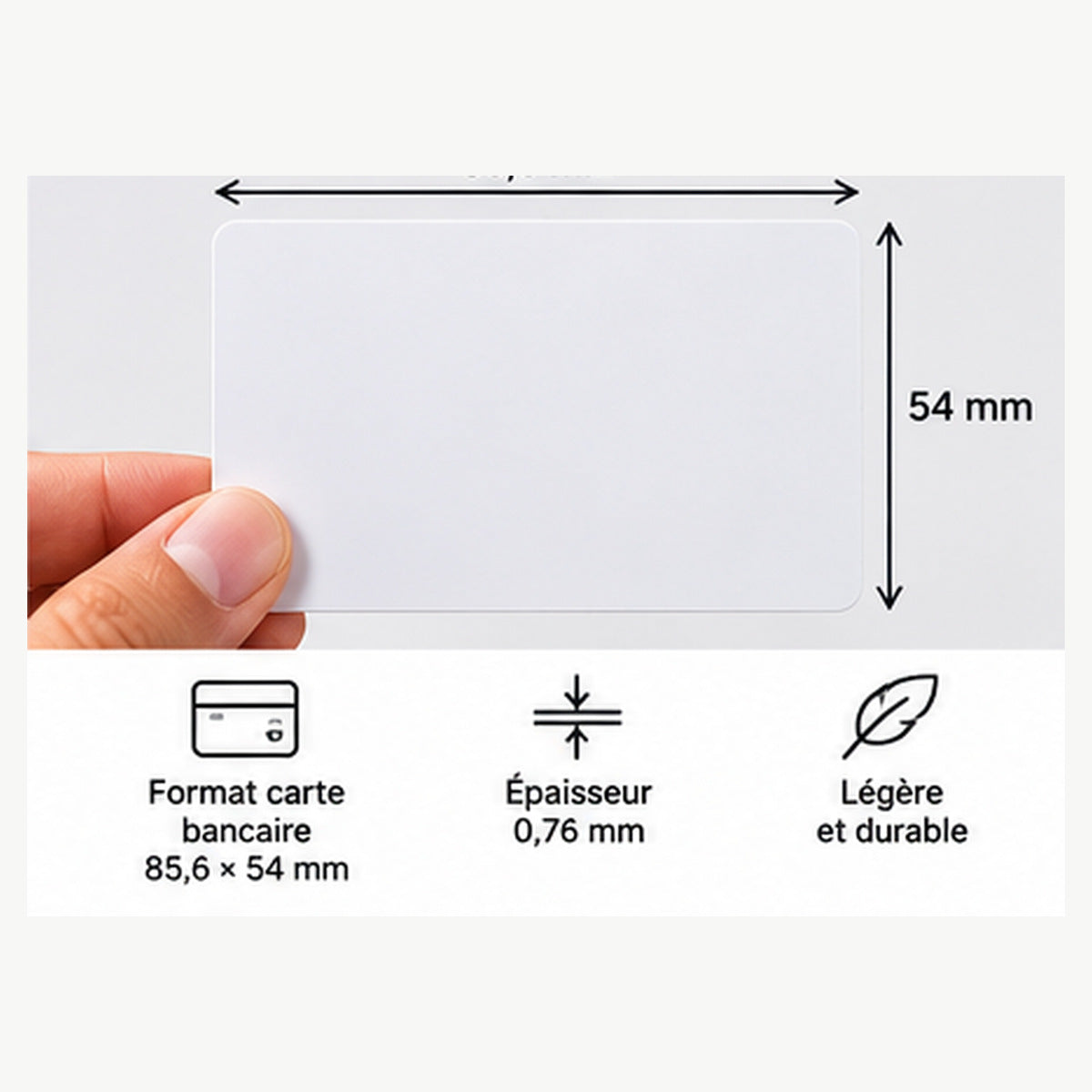 Dimensions d'une carte de visite PVC au format carte bancaire 85,6 × 54 mm, légère et résistante