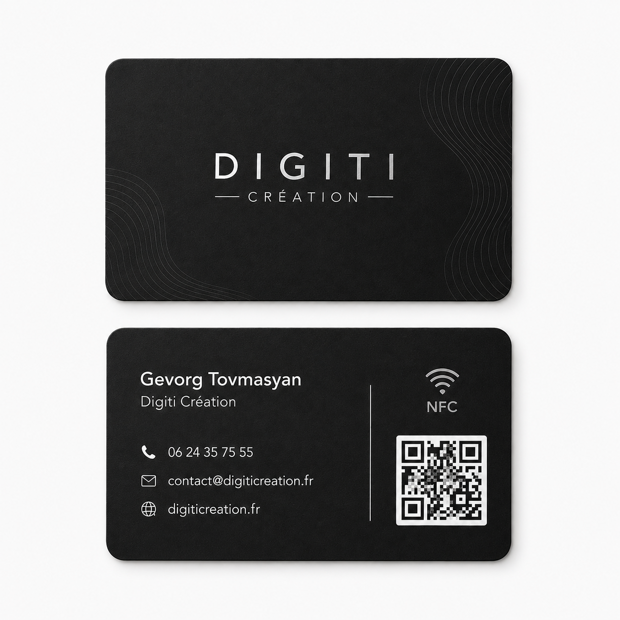 Carte de visite NFC personnalisée noire avec QR code et logo Digiti Création