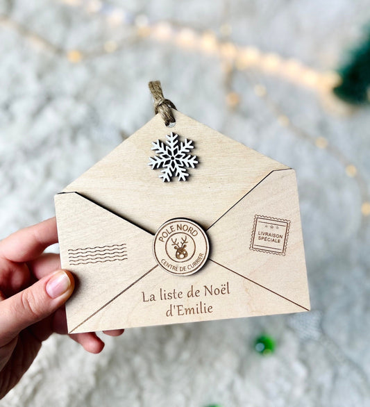 Enveloppe liste de Noël en bois | Boule de Noël personnalisée en forme d'enveloppe | Lettre Père- Noël personnalisée