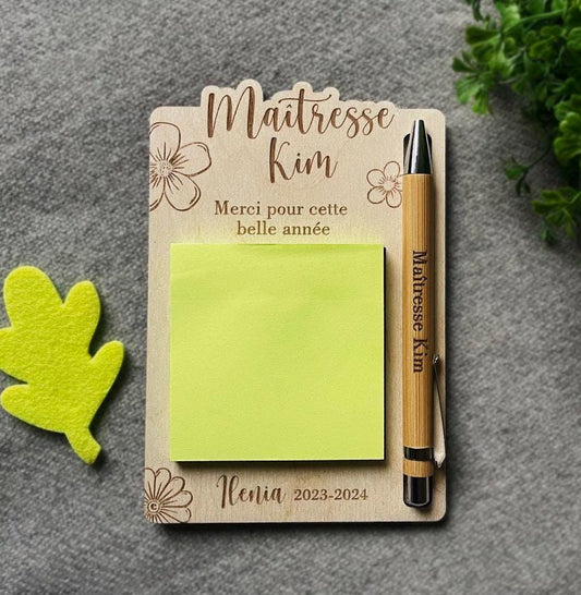 Support à post-it en bois et stylo gravé personnalisables /Cadeau maîtresse - fin d'année