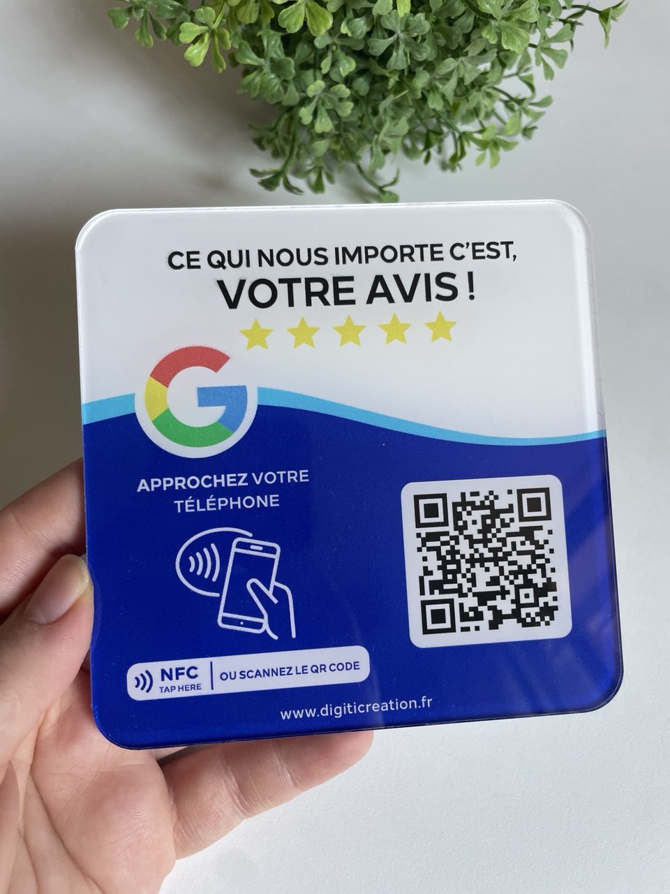 Plaque NFC Google Avis avec QR code pour restaurant, commerce et hôtel