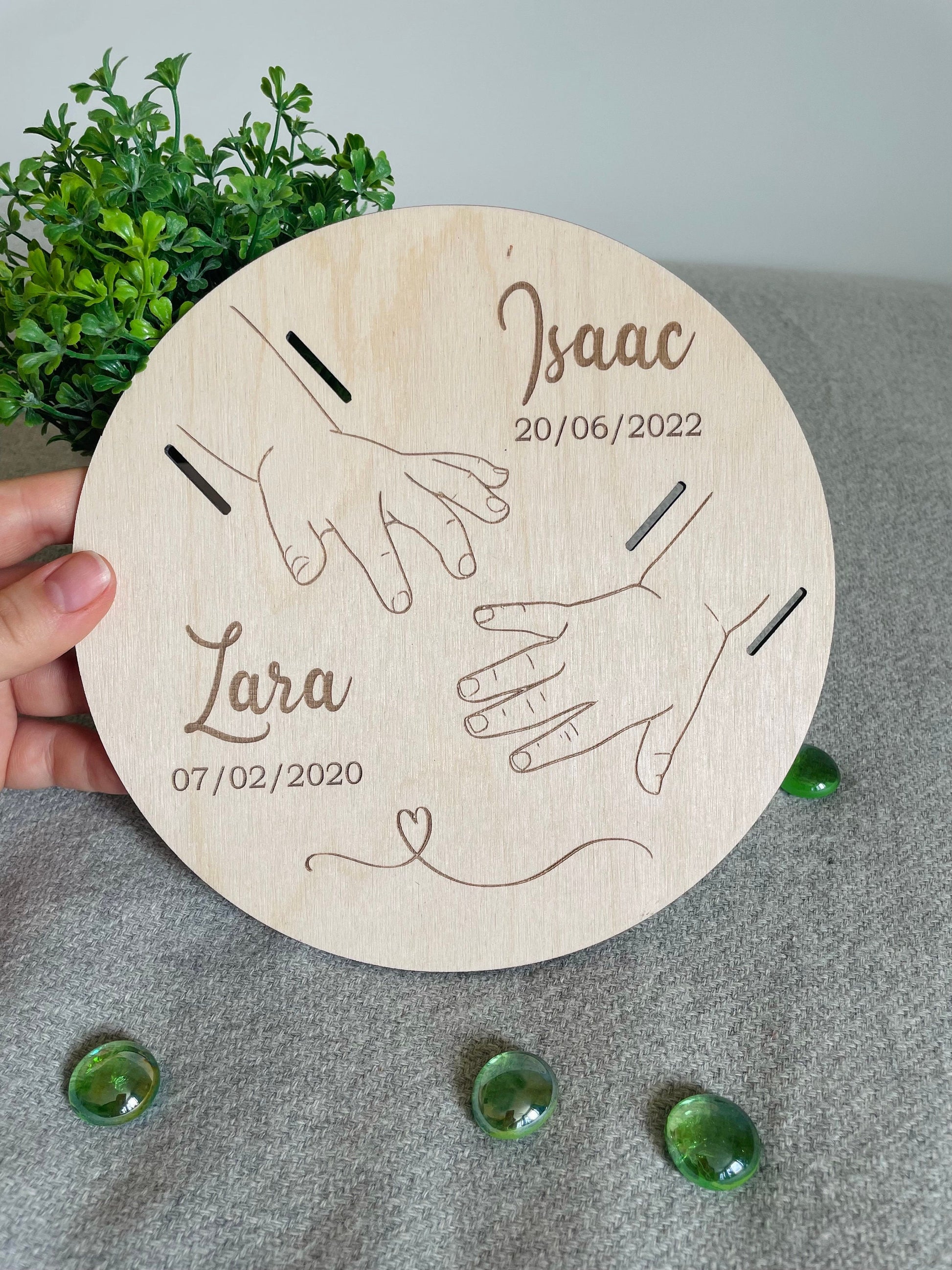 Support de bracelet de naissance personnalisé en bois avec prénom gravé